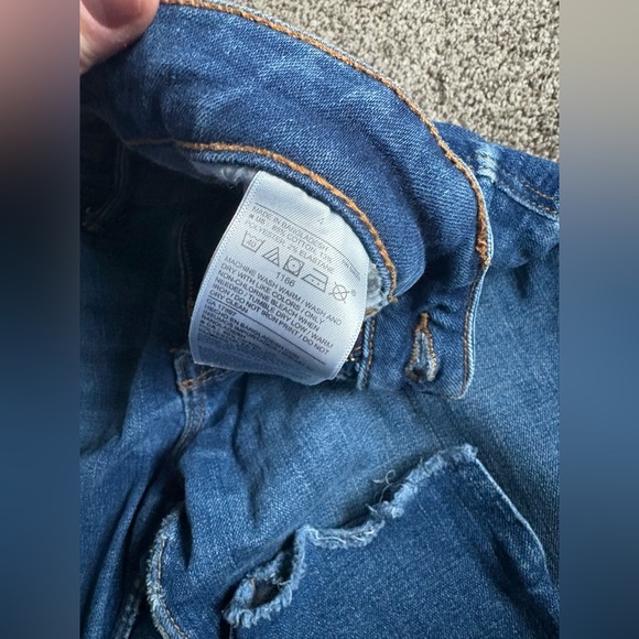 Old Navy skinny jeans in size 4 - Picture 3 of 4